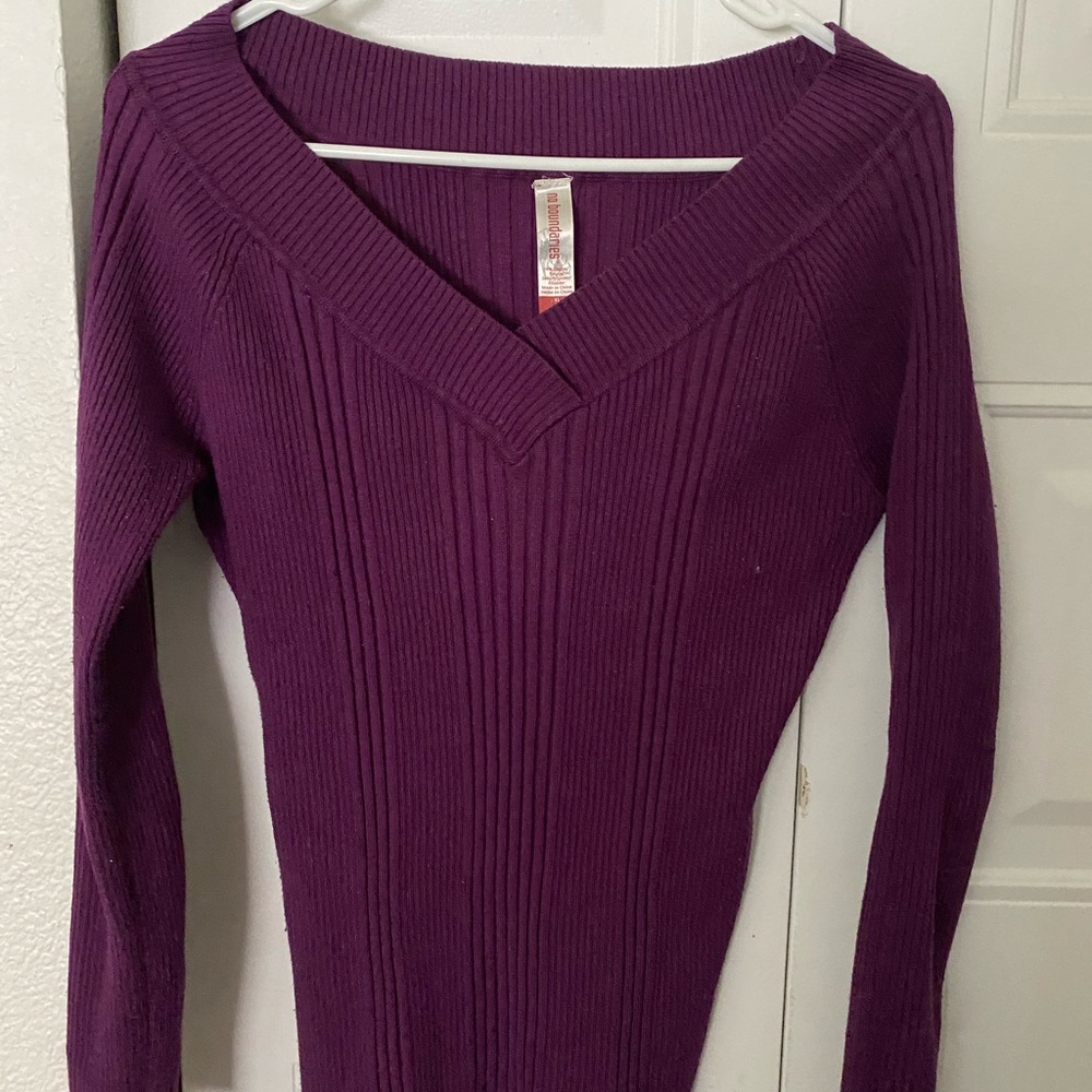 sweater - Picture 2 of 2